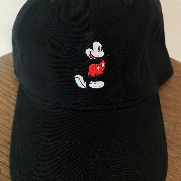Disney Mickey Mouse Strap Back Hat BLACK NWT - Picture 2 of 6
